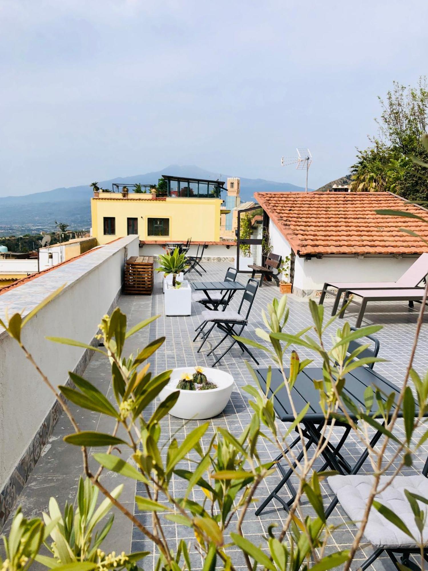 Taormina Center Private Apartments By Fragranza Di Sicilia Exterior photo